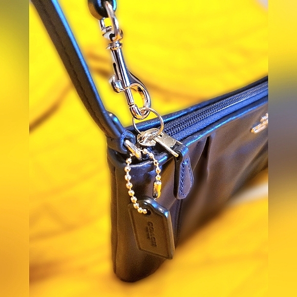 💙COACH Colette Pleated Smooth Leather Zip Top Wristlet in Midnight Blue ✨️NWOT - Picture 8 of 14